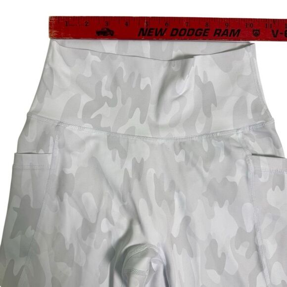 BuffBunny Limitless Leggings Snow Camo Women’s Size XS‎ - Picture 6 of 9